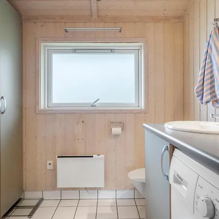 2 Bedroom Pet Friendly In *